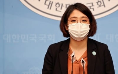 용혜인 "100조 추경하자"…기재부 차관 "100조라니, 열받는다"