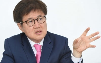 "'소주성' 설계자 홍장표를 수장으로? KDI도 해체시킬 거냐"