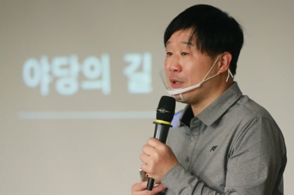 서민 단국대 의대 교수가 지난해 11월 서울 여의도 국회 의원회관에서 열린 국민의힘 초선모임인 '명불허전 보수다'에서 야당의 길을 주제로 강연하고 있다. /사진=연합뉴스