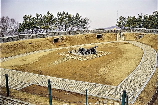 어재연 장군등이 혈전을 벌인 광성돈대. 사진=윤명철 동국대 명예교수·우즈베키스탄 국립 사마르칸트대 교수 