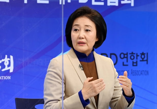 박영선 더불어민주당 서울시장 후보가 23일 서울 목동 방송회관에서 한국기자협회·방송기자연합회·한국PD연합회 주최로 열린 서울시장 후보 초청 토론회에서 발언하고 있다. 사진=뉴스1