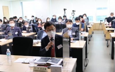 "생활형 숙박시설, 오피스텔 등 주거시설 규제 완화해 공급 활성화해야"