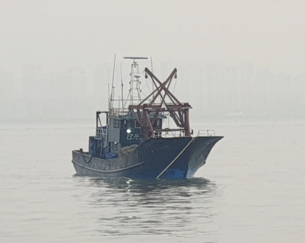 3월 18일 해경에 나포된 중국어선 모습. 해경청