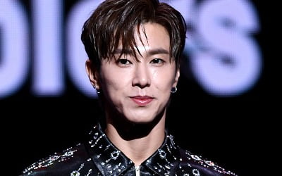 유노윤호, 불법 유흥주점서 적발…"女종업원 동석·도주 NO" [종합]