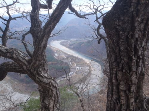 굽이굽이 東江은 '白雲山'을 휘감고...