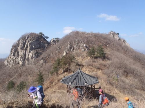 비단결 같은 산, 주금산(鑄錦山)