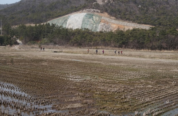 섬 아닌 섬, 군산 신시도 大角山 산길을 걷다