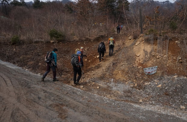 거친듯 포근한 산, 제천 금수산 봄마중