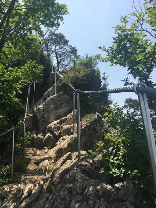 북녘산 조망 고대하며 연천 고대산에 오르다.