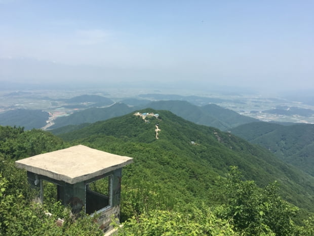 북녘산 조망 고대하며 연천 고대산에 오르다.