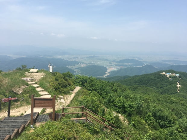 북녘산 조망 고대하며 연천 고대산에 오르다.