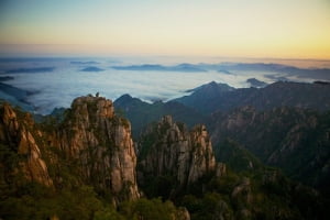 착 붙는 중국어 회화 : (돈이 없어서)손가락을 빨다