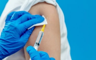 [속보] 백신 이상반응 총 9932건, 누적 접종자 1.41% 수준
