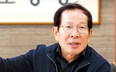 30년 '치킨왕국' 세운 교촌 권원강 前 회장, 100억원 상생기금