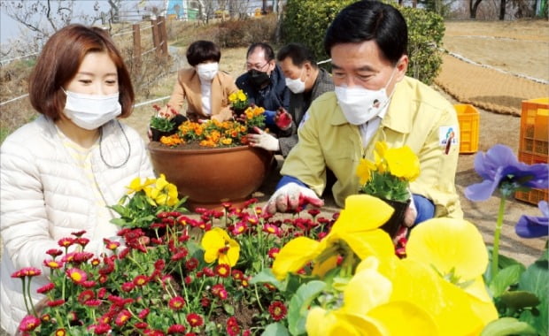 [포토] “화사한 대전 만들어요”   