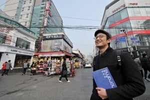 [꼴Q열전] 버스타고 잡지 만드는 그대 이창원〈매거진 파노라마〉발행인