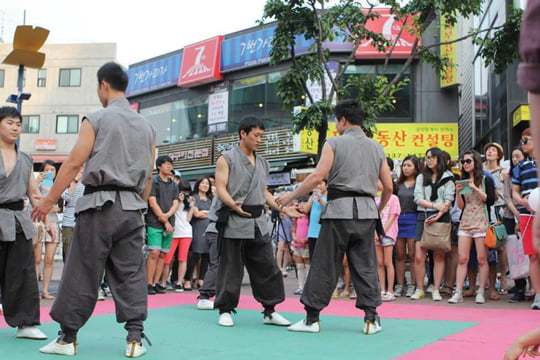 [애국청년 열전] 잠시만요! 애국심 느끼고 가실게요~