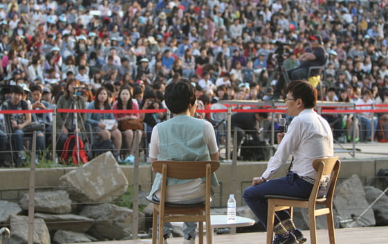 [11월 청춘 페스티벌] 7만의 청춘, 상암 월드컵경기장에서 축제의 새 역사를 만든다!