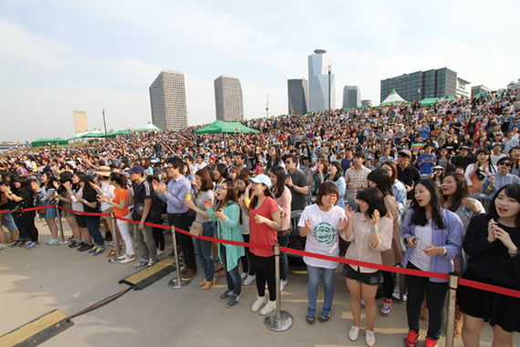 [11월 청춘 페스티벌] 7만의 청춘, 상암 월드컵경기장에서 축제의 새 역사를 만든다!