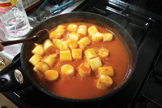 [마싣구론(論)] 떡볶이, 너는 무슨 맛이니?