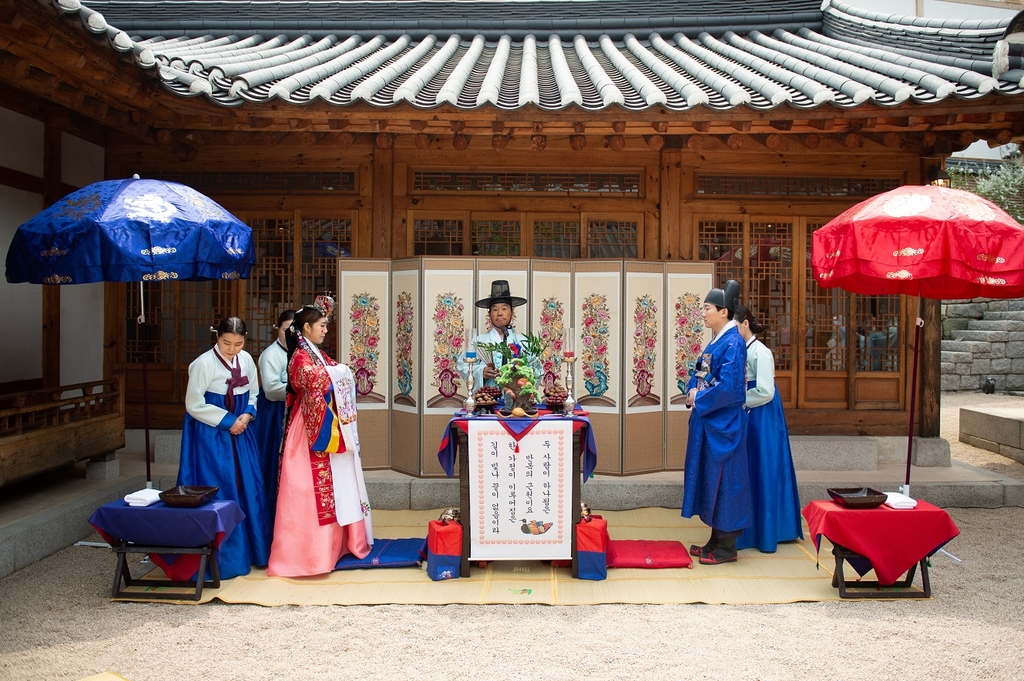 서울 종로구 "전통한옥 '무계원'서 혼례 올리세요"