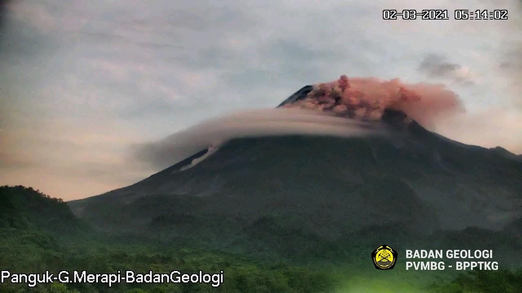 인도네시아 시나붕화산 5㎞ 화산재 기둥…므라피도 분화
