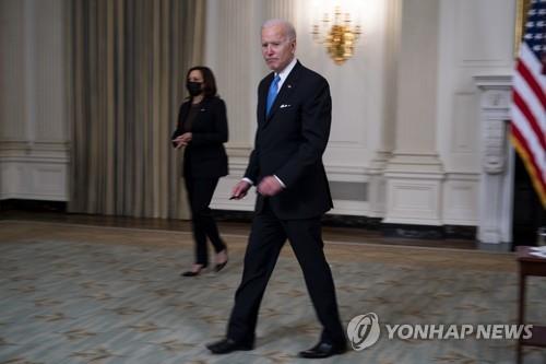 백신3종 꿰찬 바이든 "5월까지 모든 미국 성인 맞힐 백신 확보"(종합)