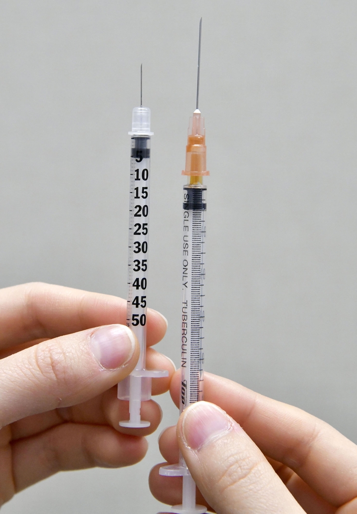 일본, 코로나 백신 1병으로 7회 접종 주사기 대량생산 추진