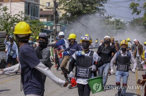 미얀마 군부 시민불복종 운동 탄압 본격화…유엔, 군부규탄 무산