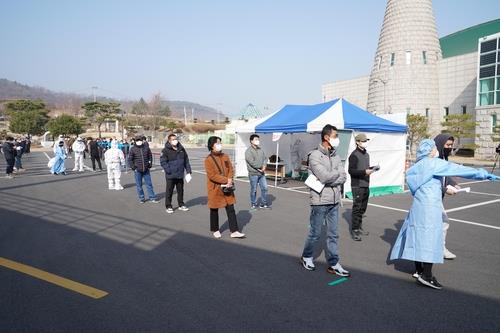 하루 최대 3천여명…음성군 닷새만에 외국인 전수검사 마쳐