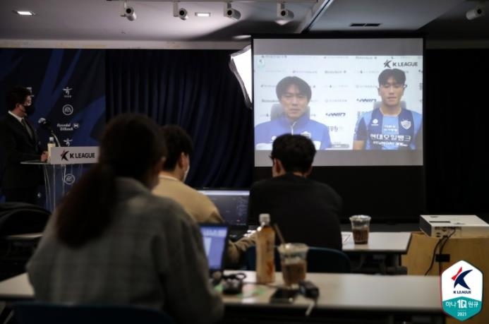 적장으로 만난 '입단 동기' 홍명보-김기동 "추억은 접어두고"