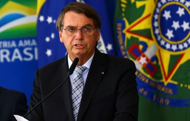 브라질 대통령, 코로나 통행금지에 발끈 "계엄령과 마찬가지"