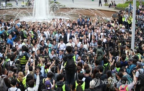 "중국, 홍콩 친중파를 '지는 패'로 여겨 선거제 개편"