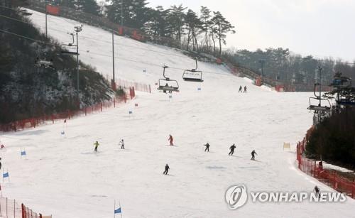 포근한 날씨에 전국 관광지·유명산·해안가 상춘객 북적