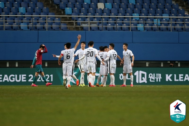 K리그2 이랜드, 전남과 1-1 무승부…선두 유지·3경기 무패(종합)