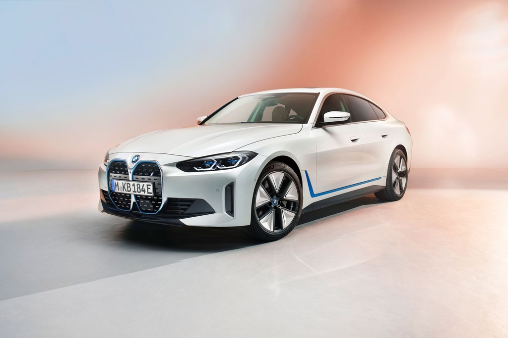 BMW, 매년 전기차 판매 50%씩 늘린다…2030년에는 과반