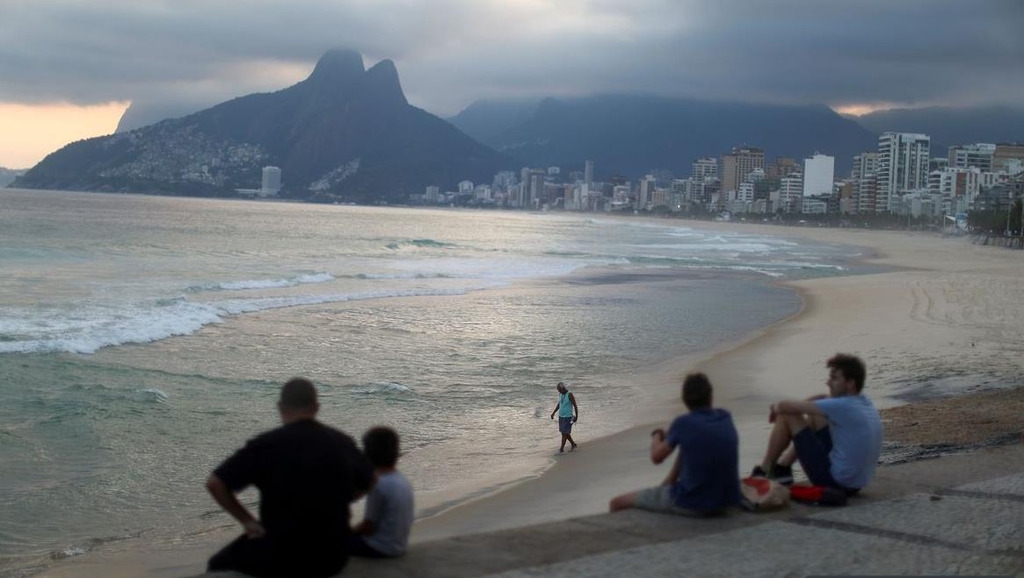 '코로나 통제불능' 브라질 5일째 2천명대 사망…인접국 긴장고조