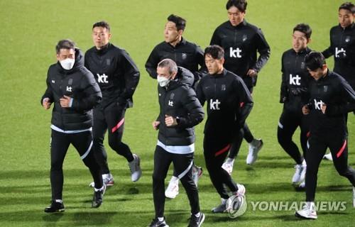 한일 친선전 앞두고 日축구 국가대표팀 코치 코로나 양성 판정