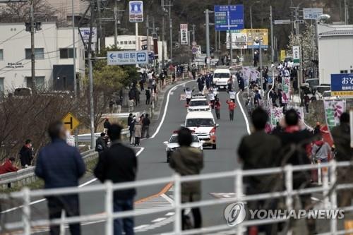 도쿄올림픽 성화 봉송, '코로나 확산' 경계 목소리