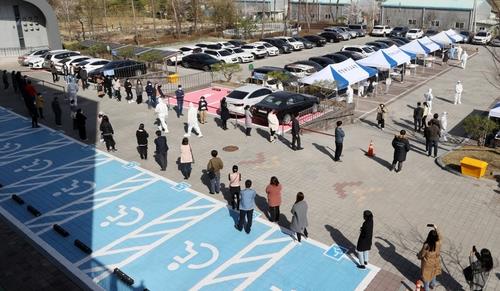 청주 확산세 심상찮다…사흘째 두자릿수, '4차 대유행' 시작되나