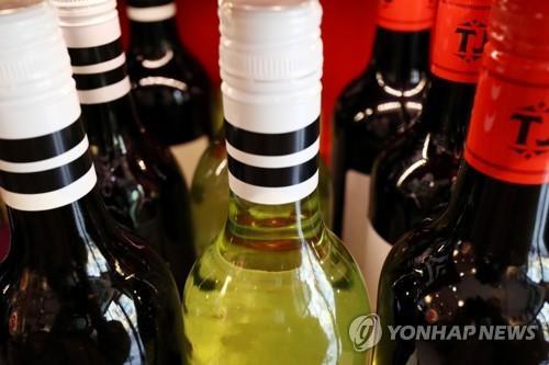 '중국의 잇단 호주산 수입 제한' 이번엔 와인 1만 리터 압류
