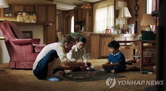 윤여정X한예리 `미나리`, 골든글로브 외국어영화상 수상