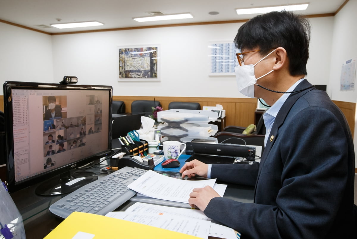 금융위 "일시적 2주택 약정대출, 위반여부 집중 점검"