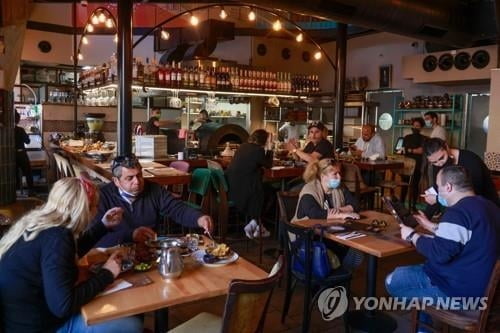 "백신 효과 있다"…접종률 60% 이스라엘, 감염 지표 `뚝`