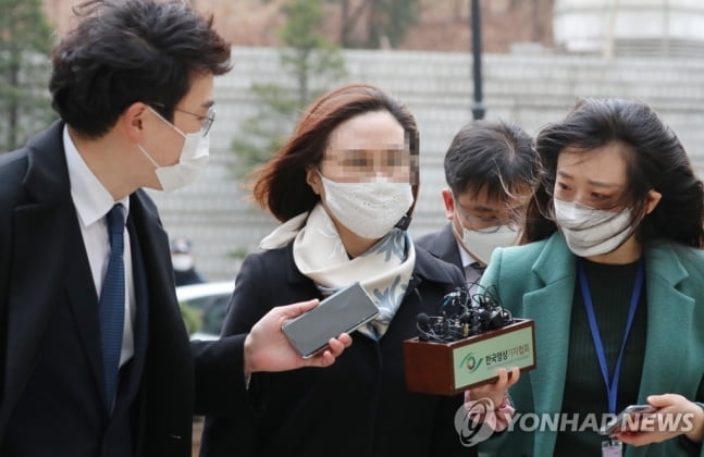 유은혜 "조민 입학 취소 여부, 부산대가 조처하라"