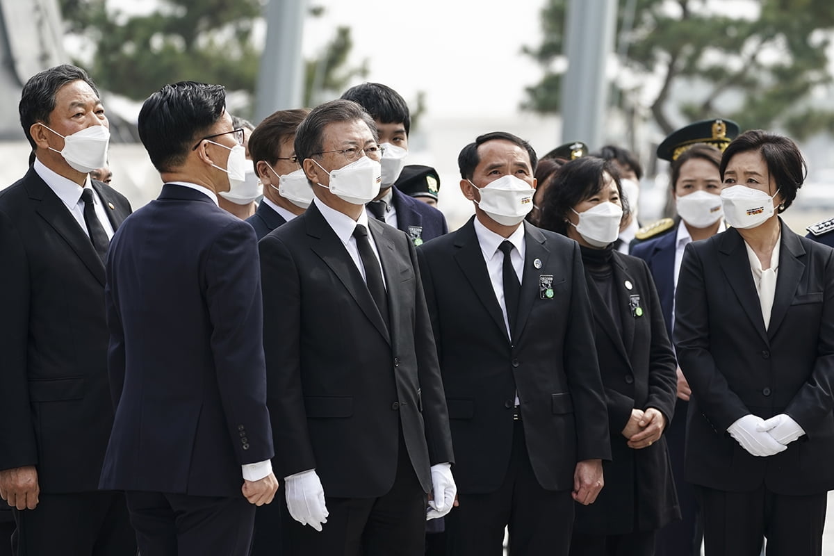 문 대통령은 26일 오후 경기도 평택시 해군 2함대사령부에서 열린 `제6회 서해수호의날 기념식`에 참석했다. (청와대 제공)