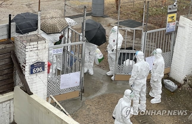 강화 폐교서 합숙한 방판업체 집단감염 확산…누적 58명