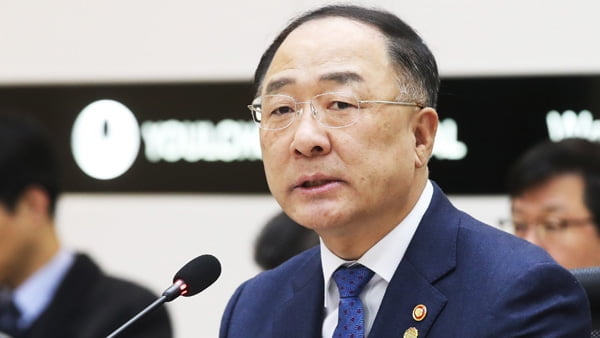 홍남기 "2분기 경기개선 흐름 공고화에 총력..추경 2개월내 지급"