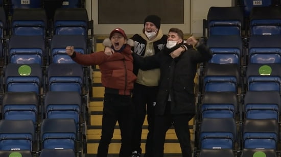 The instruction cheers from the audience of the Chelsea Core 3 players who fell in the second game.