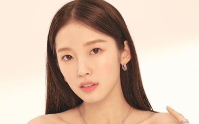 오마이걸 아린, 공주 비주얼 완성…주얼리 하나로 확 바뀐 분위기